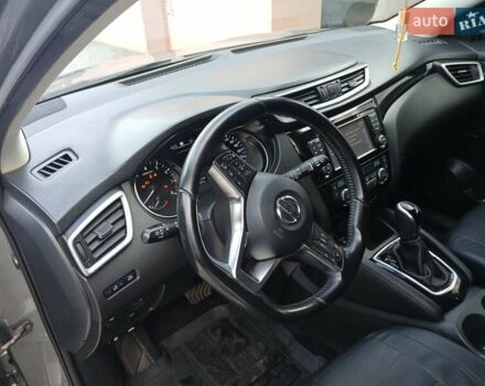 Серый Ниссан Кашкай, объемом двигателя 2 л и пробегом 123 тыс. км за 18000 $, фото 8 на Automoto.ua