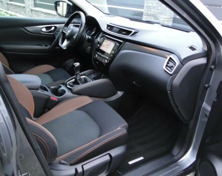 Сірий Ніссан Кашкай, об'ємом двигуна 1.3 л та пробігом 50 тис. км за 8000 $, фото 10 на Automoto.ua