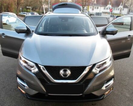 Серый Ниссан Кашкай, объемом двигателя 1.3 л и пробегом 31 тыс. км за 10000 $, фото 1 на Automoto.ua