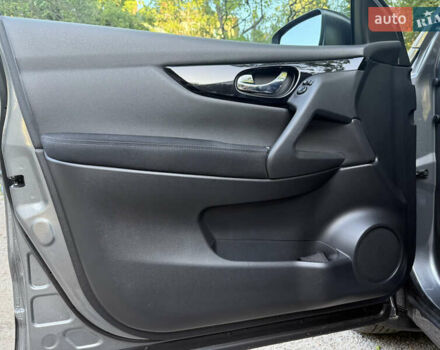 Серый Ниссан Кашкай, объемом двигателя 2 л и пробегом 50 тыс. км за 22500 $, фото 4 на Automoto.ua