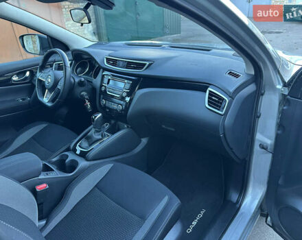 Серый Ниссан Кашкай, объемом двигателя 1.6 л и пробегом 45 тыс. км за 19900 $, фото 27 на Automoto.ua