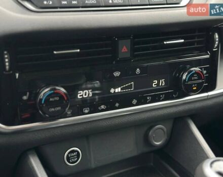 Сірий Ніссан Кашкай, об'ємом двигуна 1.33 л та пробігом 56 тис. км за 21990 $, фото 28 на Automoto.ua