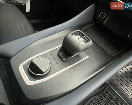 Сірий Ніссан Кашкай, об'ємом двигуна 1.33 л та пробігом 8 тис. км за 30499 $, фото 32 на Automoto.ua