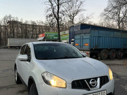 Серый Ниссан Кашкай, объемом двигателя 2 л и пробегом 220 тыс. км за 9500 $, фото 1 на Automoto.ua