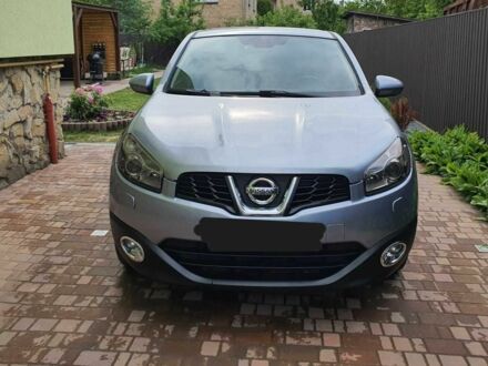 Серый Ниссан Кашкай, объемом двигателя 1.6 л и пробегом 158 тыс. км за 10000 $, фото 1 на Automoto.ua
