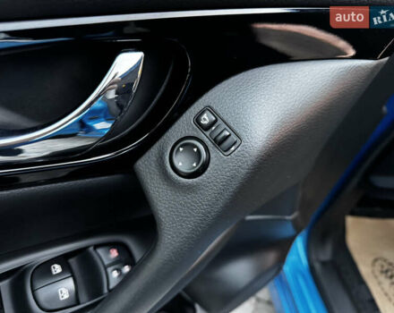 Синий Ниссан Кашкай, объемом двигателя 1.6 л и пробегом 107 тыс. км за 16350 $, фото 86 на Automoto.ua