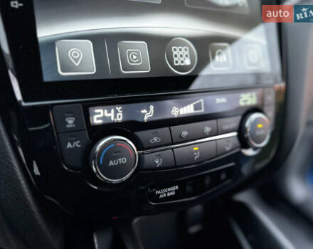 Синий Ниссан Кашкай, объемом двигателя 1.6 л и пробегом 107 тыс. км за 16350 $, фото 78 на Automoto.ua