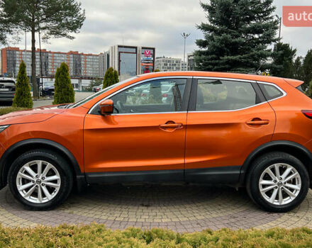 Оранжевый Ниссан Кашкай, объемом двигателя 2 л и пробегом 67 тыс. км за 17700 $, фото 4 на Automoto.ua