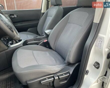 Белый Ниссан Кашкай 2, объемом двигателя 2 л и пробегом 252 тыс. км за 8950 $, фото 27 на Automoto.ua