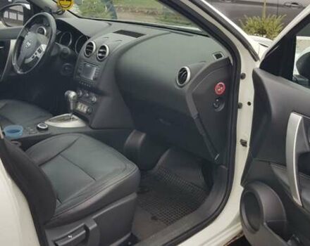 Белый Ниссан Кашкай 2, объемом двигателя 2 л и пробегом 240 тыс. км за 10500 $, фото 8 на Automoto.ua