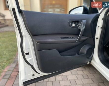 Белый Ниссан Кашкай 2, объемом двигателя 2 л и пробегом 252 тыс. км за 8950 $, фото 50 на Automoto.ua