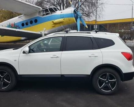 Белый Ниссан Кашкай 2, объемом двигателя 2 л и пробегом 240 тыс. км за 10500 $, фото 2 на Automoto.ua