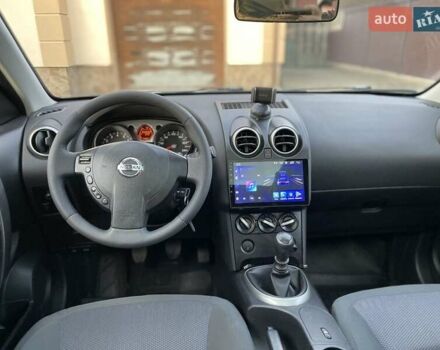 Белый Ниссан Кашкай 2, объемом двигателя 2 л и пробегом 252 тыс. км за 8950 $, фото 48 на Automoto.ua