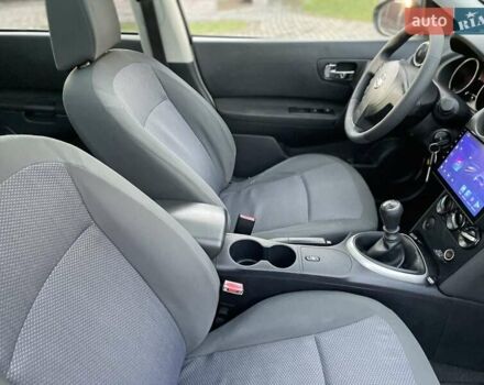 Белый Ниссан Кашкай 2, объемом двигателя 2 л и пробегом 252 тыс. км за 8950 $, фото 31 на Automoto.ua