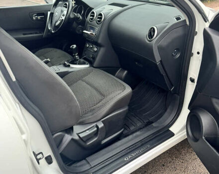 Белый Ниссан Кашкай 2, объемом двигателя 1.5 л и пробегом 181 тыс. км за 9100 $, фото 17 на Automoto.ua