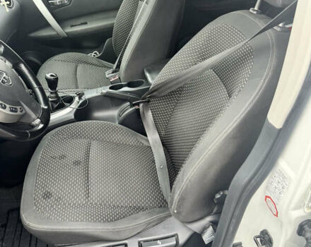 Белый Ниссан Кашкай 2, объемом двигателя 1.5 л и пробегом 181 тыс. км за 9100 $, фото 13 на Automoto.ua