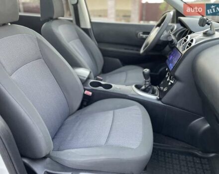 Белый Ниссан Кашкай 2, объемом двигателя 2 л и пробегом 252 тыс. км за 8950 $, фото 26 на Automoto.ua