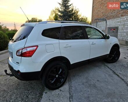 Белый Ниссан Кашкай 2, объемом двигателя 1.46 л и пробегом 266 тыс. км за 9800 $, фото 21 на Automoto.ua