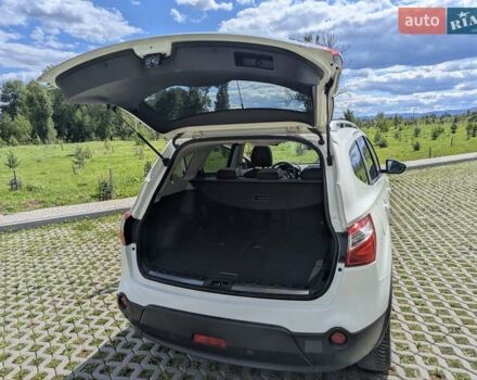 Білий Ніссан Кашкай 2, об'ємом двигуна 2 л та пробігом 243 тис. км за 10950 $, фото 4 на Automoto.ua