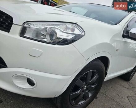 Білий Ніссан Кашкай 2, об'ємом двигуна 2 л та пробігом 187 тис. км за 10900 $, фото 26 на Automoto.ua