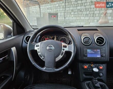 Белый Ниссан Кашкай 2, объемом двигателя 1.46 л и пробегом 266 тыс. км за 9800 $, фото 28 на Automoto.ua