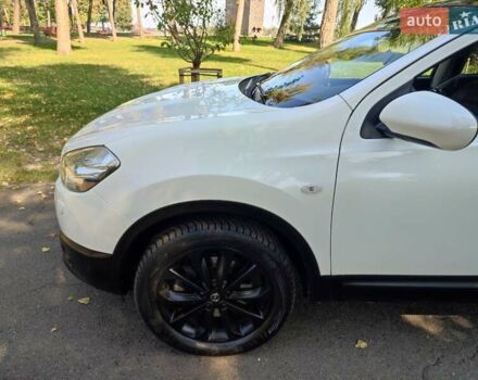 Белый Ниссан Кашкай 2, объемом двигателя 2 л и пробегом 240 тыс. км за 12750 $, фото 9 на Automoto.ua