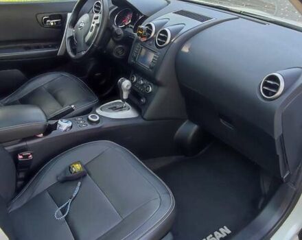 Белый Ниссан Кашкай 2, объемом двигателя 2 л и пробегом 240 тыс. км за 12750 $, фото 52 на Automoto.ua