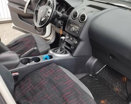 Белый Ниссан Кашкай 2, объемом двигателя 1.5 л и пробегом 213 тыс. км за 10500 $, фото 13 на Automoto.ua