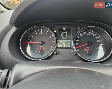 Білий Ніссан Кашкай 2, об'ємом двигуна 2 л та пробігом 187 тис. км за 10900 $, фото 87 на Automoto.ua