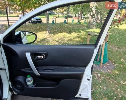 Белый Ниссан Кашкай 2, объемом двигателя 2 л и пробегом 240 тыс. км за 12750 $, фото 51 на Automoto.ua