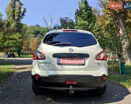 Белый Ниссан Кашкай 2, объемом двигателя 2 л и пробегом 240 тыс. км за 12750 $, фото 13 на Automoto.ua