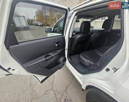 Білий Ніссан Кашкай 2, об'ємом двигуна 2 л та пробігом 187 тис. км за 10900 $, фото 54 на Automoto.ua