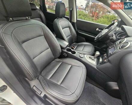 Білий Ніссан Кашкай 2, об'ємом двигуна 2 л та пробігом 187 тис. км за 10900 $, фото 74 на Automoto.ua