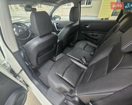 Білий Ніссан Кашкай 2, об'ємом двигуна 2 л та пробігом 187 тис. км за 10900 $, фото 59 на Automoto.ua