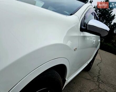 Білий Ніссан Кашкай 2, об'ємом двигуна 2 л та пробігом 187 тис. км за 10900 $, фото 28 на Automoto.ua