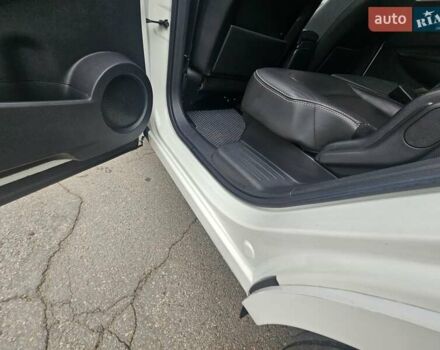 Білий Ніссан Кашкай 2, об'ємом двигуна 2 л та пробігом 187 тис. км за 10900 $, фото 58 на Automoto.ua