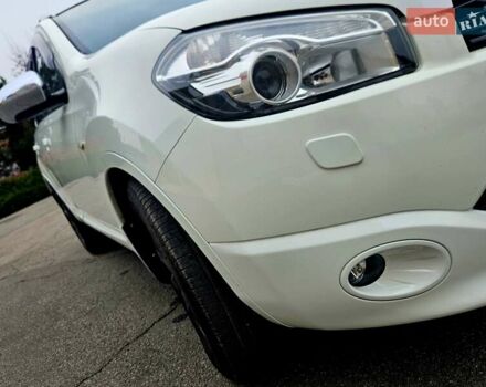 Білий Ніссан Кашкай 2, об'ємом двигуна 2 л та пробігом 187 тис. км за 10900 $, фото 32 на Automoto.ua