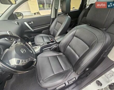 Білий Ніссан Кашкай 2, об'ємом двигуна 2 л та пробігом 187 тис. км за 10900 $, фото 81 на Automoto.ua