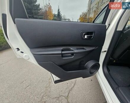 Білий Ніссан Кашкай 2, об'ємом двигуна 2 л та пробігом 187 тис. км за 10900 $, фото 55 на Automoto.ua