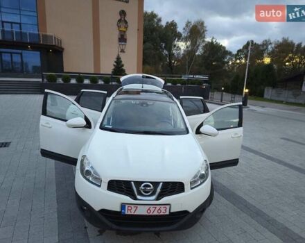 Белый Ниссан Кашкай 2, объемом двигателя 1.5 л и пробегом 298 тыс. км за 9800 $, фото 1 на Automoto.ua
