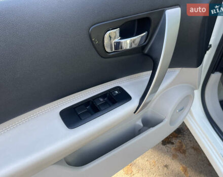 Ниссан Кашкай 2 2010 в Луцке на Automoto.ua Белый Ниссан Кашкай 2, объемом двигателя 1.5 л и пробегом 173 тыс. км за 11500 $, фото 27 на Automoto.ua