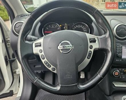 Білий Ніссан Кашкай 2, об'ємом двигуна 2 л та пробігом 187 тис. км за 10900 $, фото 84 на Automoto.ua