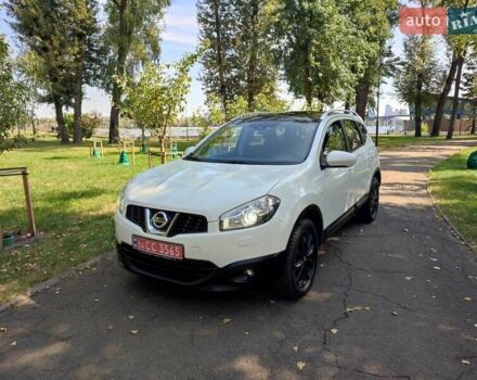 Белый Ниссан Кашкай 2, объемом двигателя 2 л и пробегом 240 тыс. км за 12750 $, фото 1 на Automoto.ua