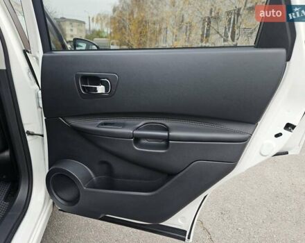 Білий Ніссан Кашкай 2, об'ємом двигуна 2 л та пробігом 187 тис. км за 10900 $, фото 47 на Automoto.ua