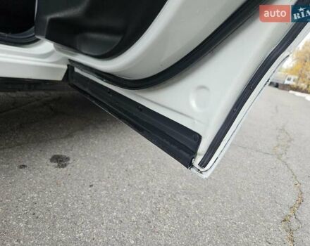 Білий Ніссан Кашкай 2, об'ємом двигуна 2 л та пробігом 187 тис. км за 10900 $, фото 49 на Automoto.ua