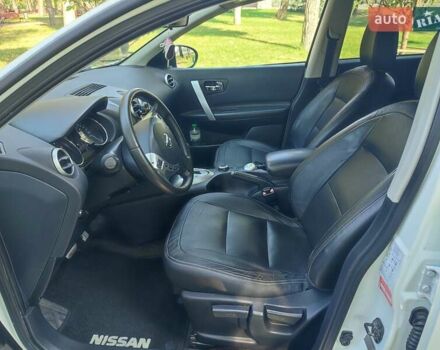 Белый Ниссан Кашкай 2, объемом двигателя 2 л и пробегом 240 тыс. км за 12750 $, фото 37 на Automoto.ua