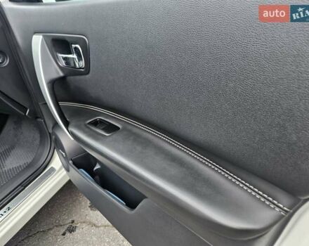 Білий Ніссан Кашкай 2, об'ємом двигуна 2 л та пробігом 187 тис. км за 10900 $, фото 69 на Automoto.ua