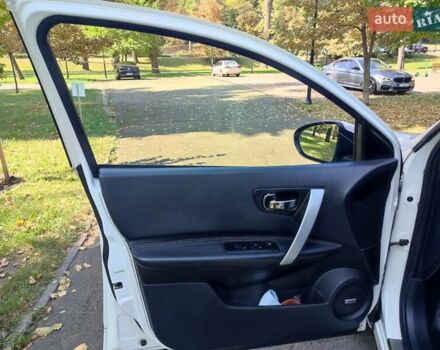 Белый Ниссан Кашкай 2, объемом двигателя 2 л и пробегом 240 тыс. км за 12750 $, фото 35 на Automoto.ua