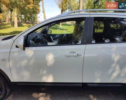 Белый Ниссан Кашкай 2, объемом двигателя 2 л и пробегом 240 тыс. км за 12750 $, фото 25 на Automoto.ua