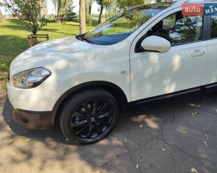 Белый Ниссан Кашкай 2, объемом двигателя 2 л и пробегом 240 тыс. км за 12750 $, фото 24 на Automoto.ua